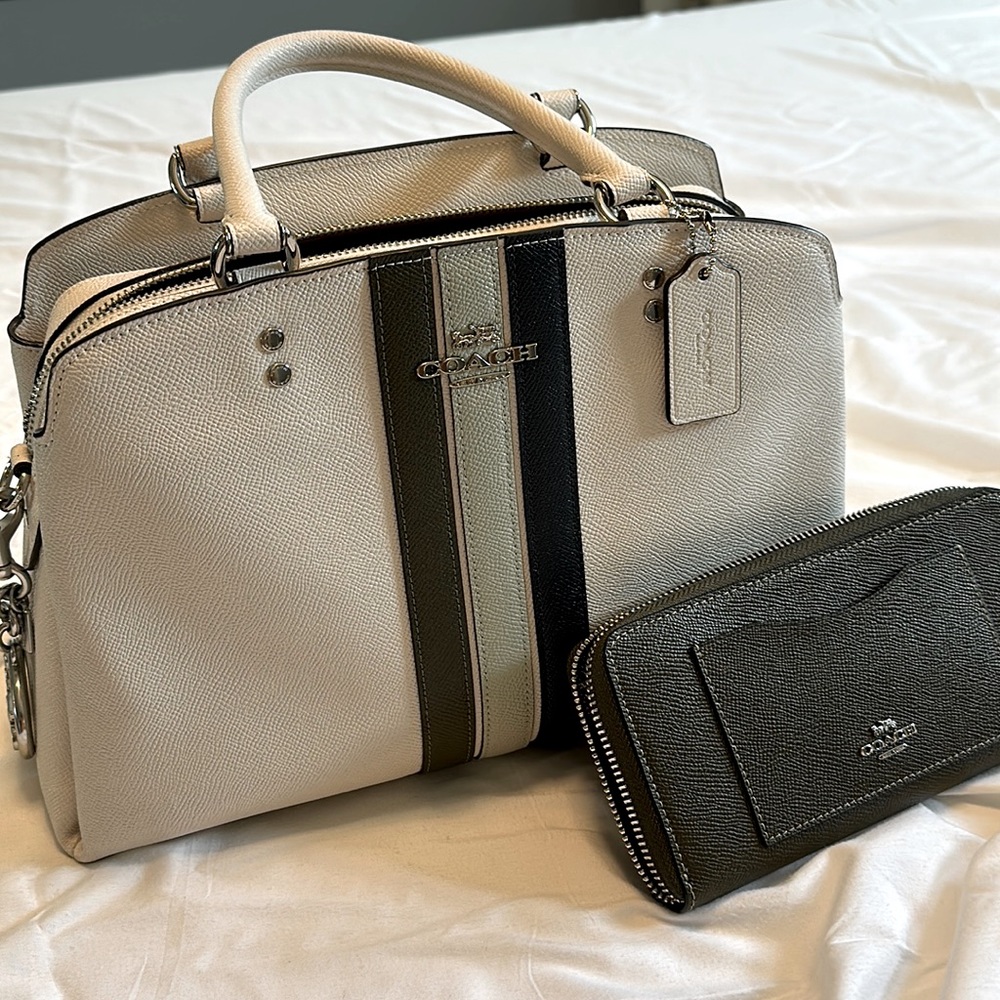 Beautiful Coach Ivory and Forest Green Combo
